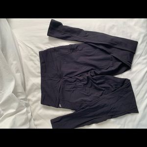 Fabletics black athletic leggings never worn